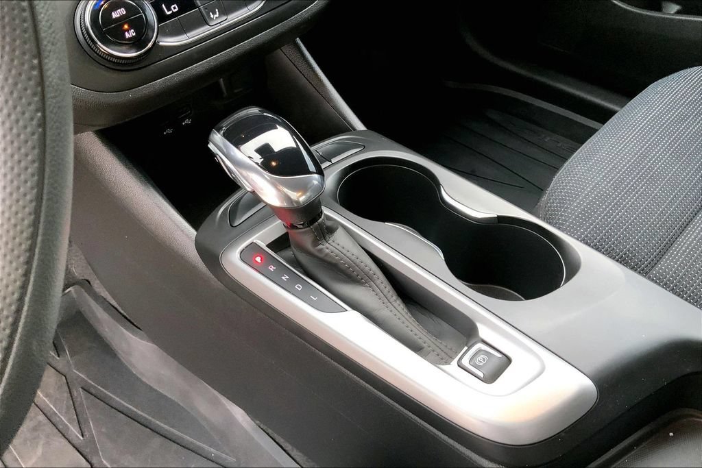 Used 2024 Buick Envista Preferred w/ Advanced Safety Package FWD image 15