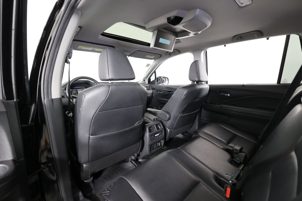 Used 2019 Honda Pilot Touring image 14
