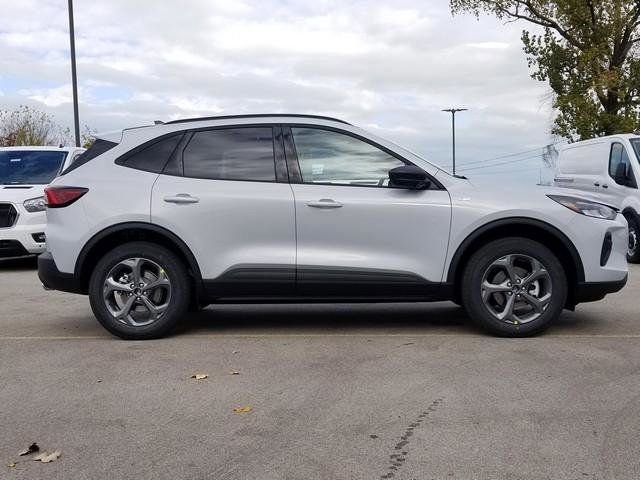 New 2026 Ford Escape ST-Line w/ Cold Weather Package AWD/4WD image 2