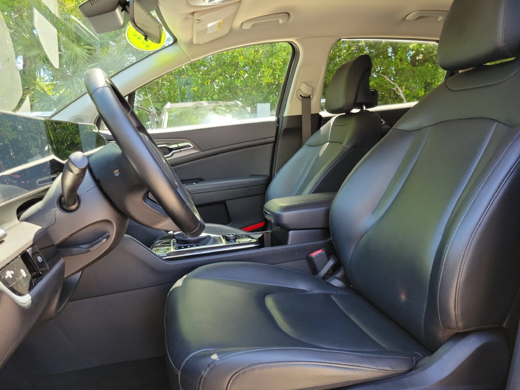 Certified 2023 Kia Sportage EX FWD image 7