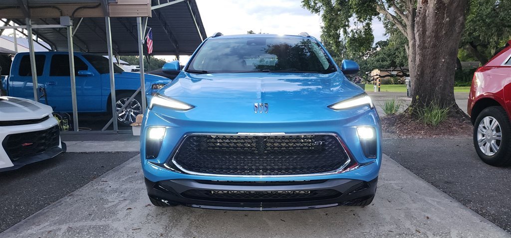 Used 2025 Buick Encore GX Sport Touring image 4