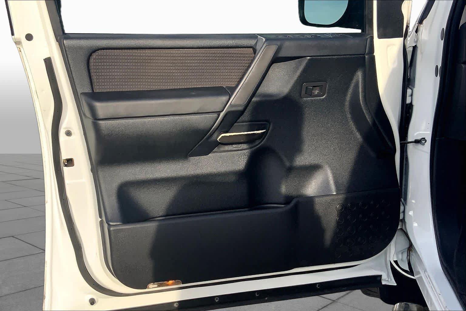 Used 2014 Nissan Titan SV w/ SV Value Truck Package RWD image 22