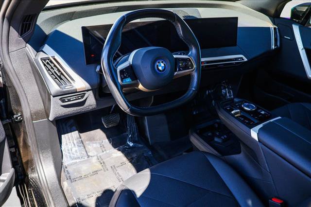 Used 2024 BMW iX xDrive50 w/ Sport Package AWD/4WD image 10