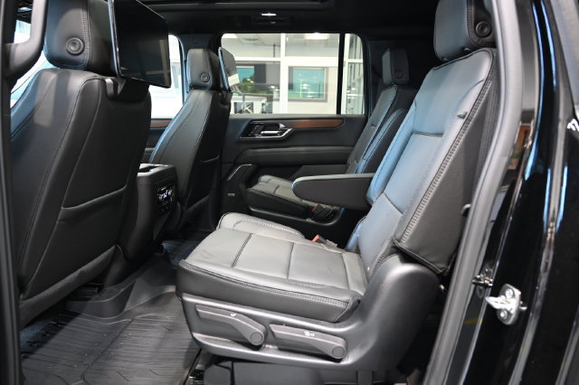 New 2026 GMC Yukon XL Denali w/ Denali Reserve Package AWD/4WD image 13