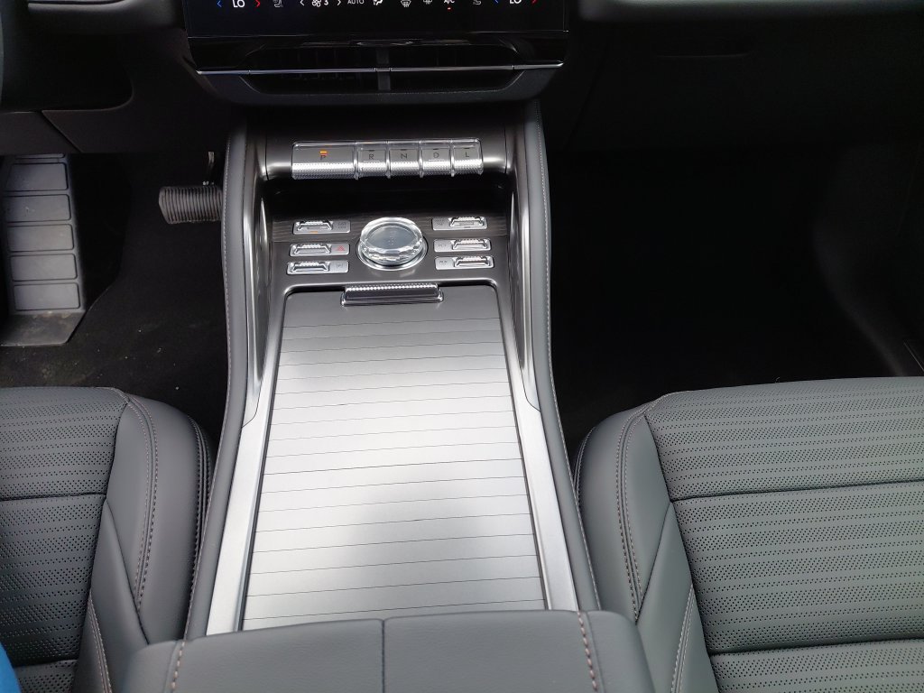 New 2026 Lincoln Nautilus Reserve w/ Jet Appearance Package AWD/4WD image 25