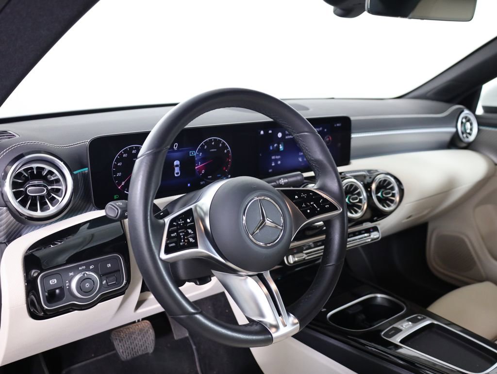 Certified 2025 Mercedes-Benz CLA 250 4MATIC image 30