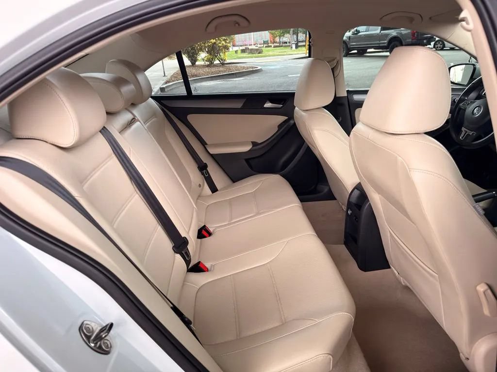 Used 2014 Volkswagen Jetta TDI FWD image 30