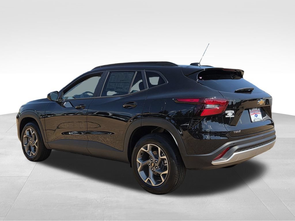 New 2026 Chevrolet Trax LT w/ Driver Confidence Package FWD image 7