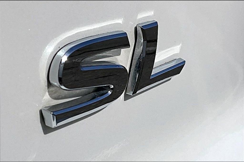 Used 2024 Nissan Pathfinder SL FWD image 8