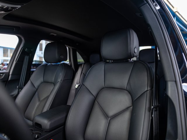New 2026 Porsche Macan image 5