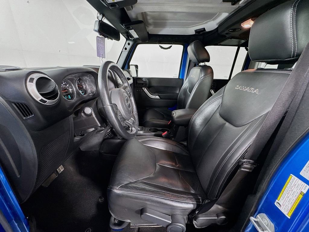 Used 2016 Jeep Wrangler Unlimited Sahara w/ Max Tow Package AWD/4WD image 24
