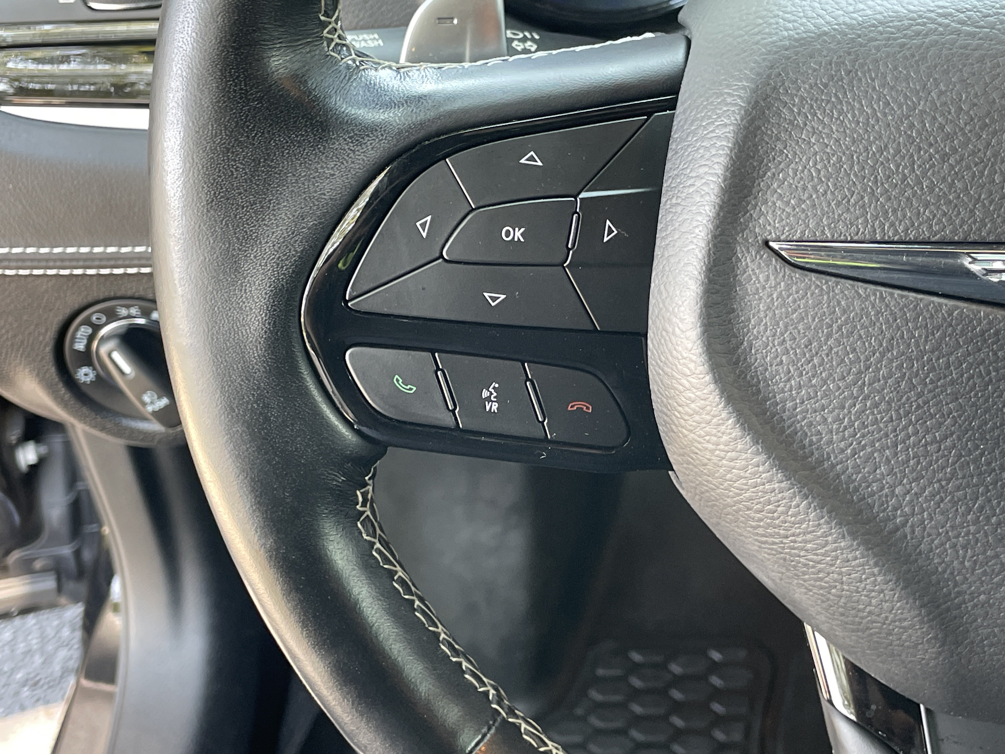 Used 2023 Chrysler 300 C RWD image 18