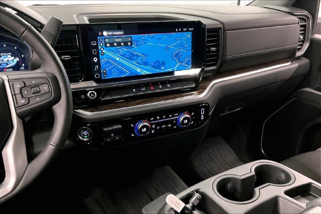 Used 2025 GMC Sierra 2500 SLE w/ SLE Value Package; AWD/4WD image 7