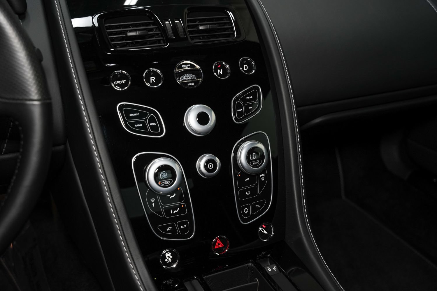 Used 2017 Aston Martin V12 Vantage S RWD image 42