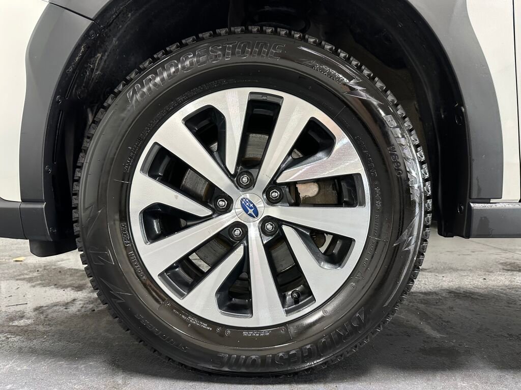 Used 2023 Subaru Outback Premium image 5