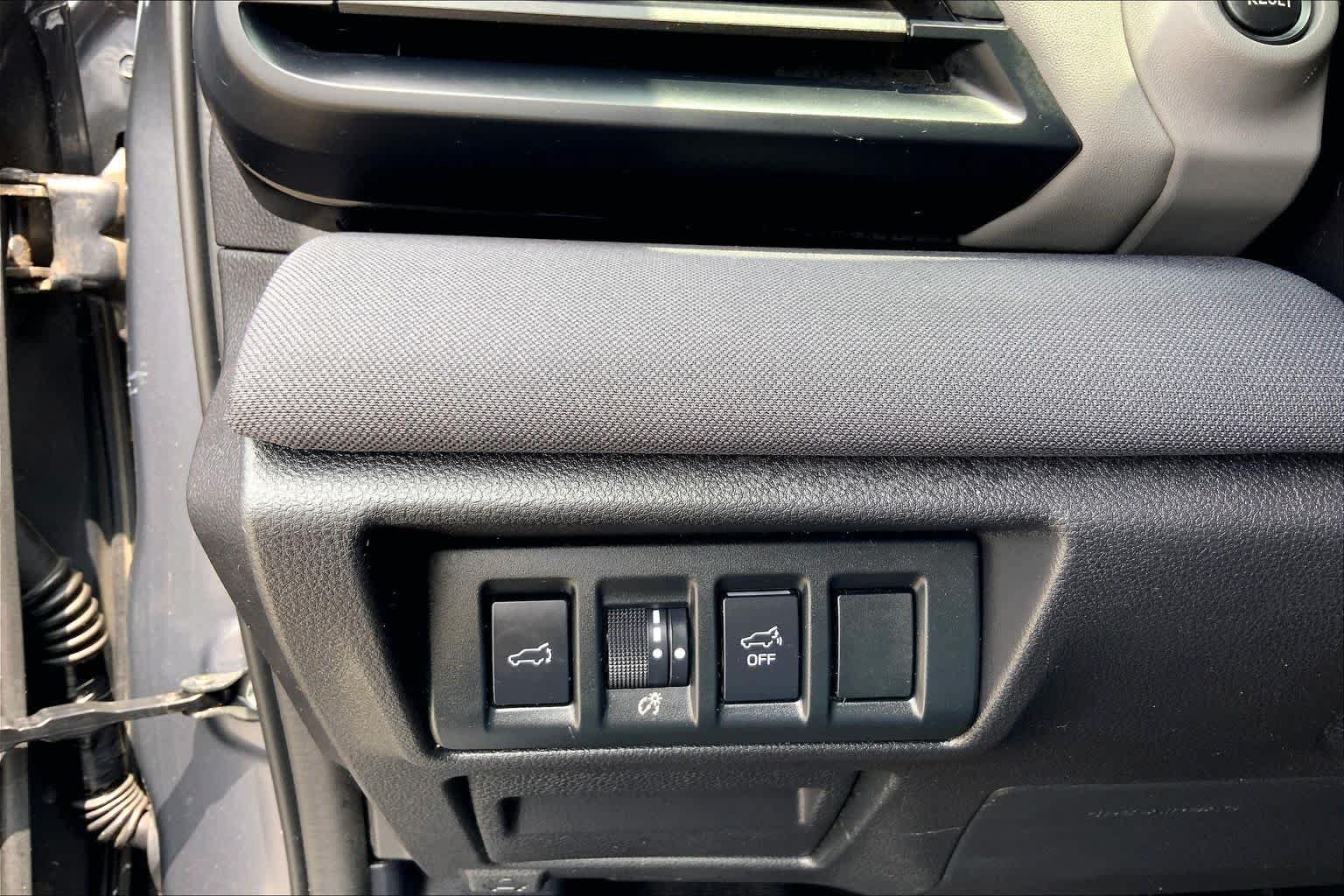Used 2023 Subaru Outback Premium AWD/4WD image 33