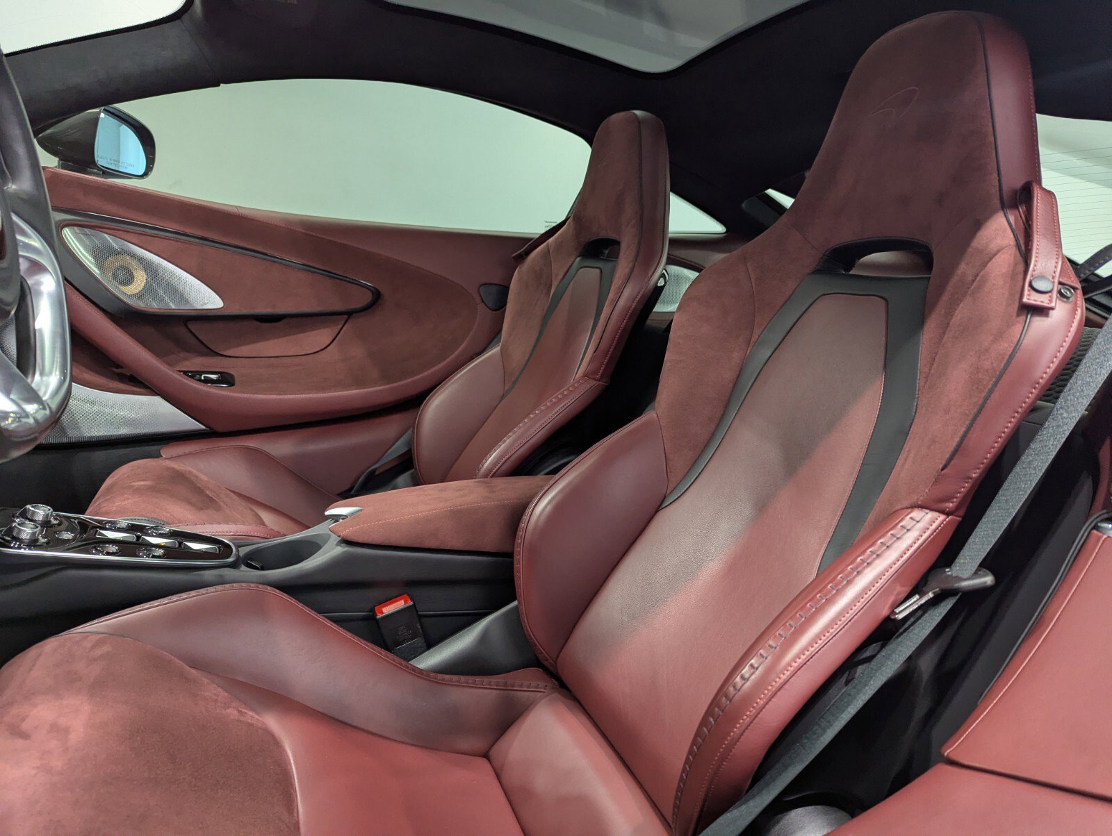 Used 2022 McLaren GT image 8