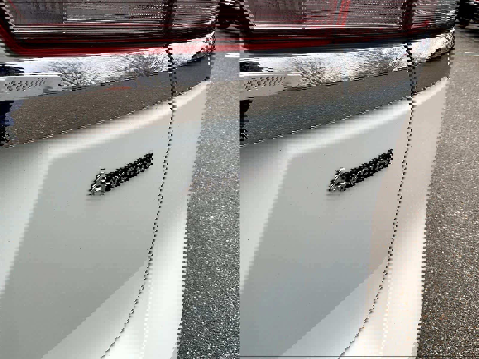 Used 2023 Volkswagen Atlas SE image 30