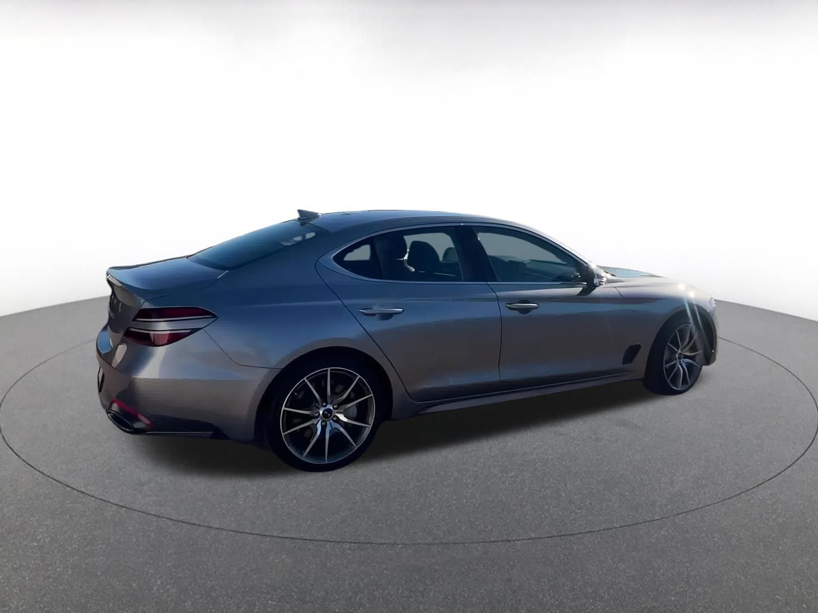 Used 2025 Genesis G70 2.5T image 14