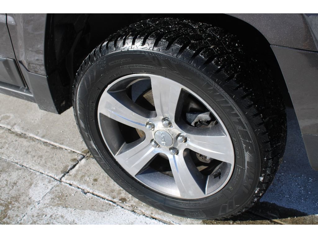 Used 2016 Jeep Patriot High Altitude image 39