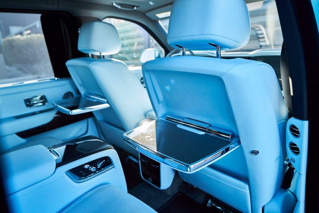 Used 2022 Rolls-Royce Cullinan Black Badge w/ Dark Exterior Package image 38