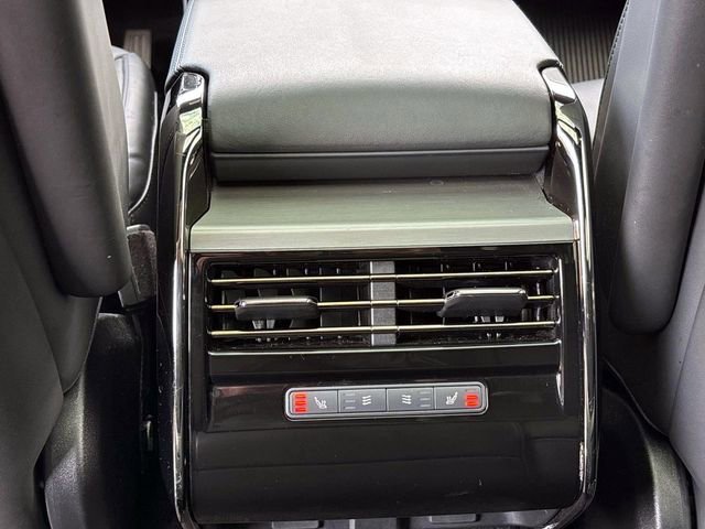 Used 2025 Land Rover Range Rover Sport SE image 11