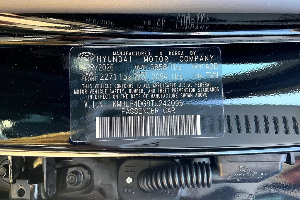 New 2026 Hyundai Elantra Limited FWD image 33