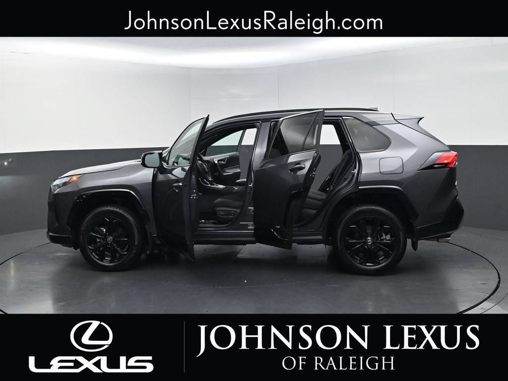 Used 2025 Toyota RAV4 SE AWD/4WD image 36