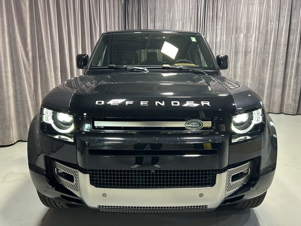 Used 2024 Land Rover Defender 130 X image 3