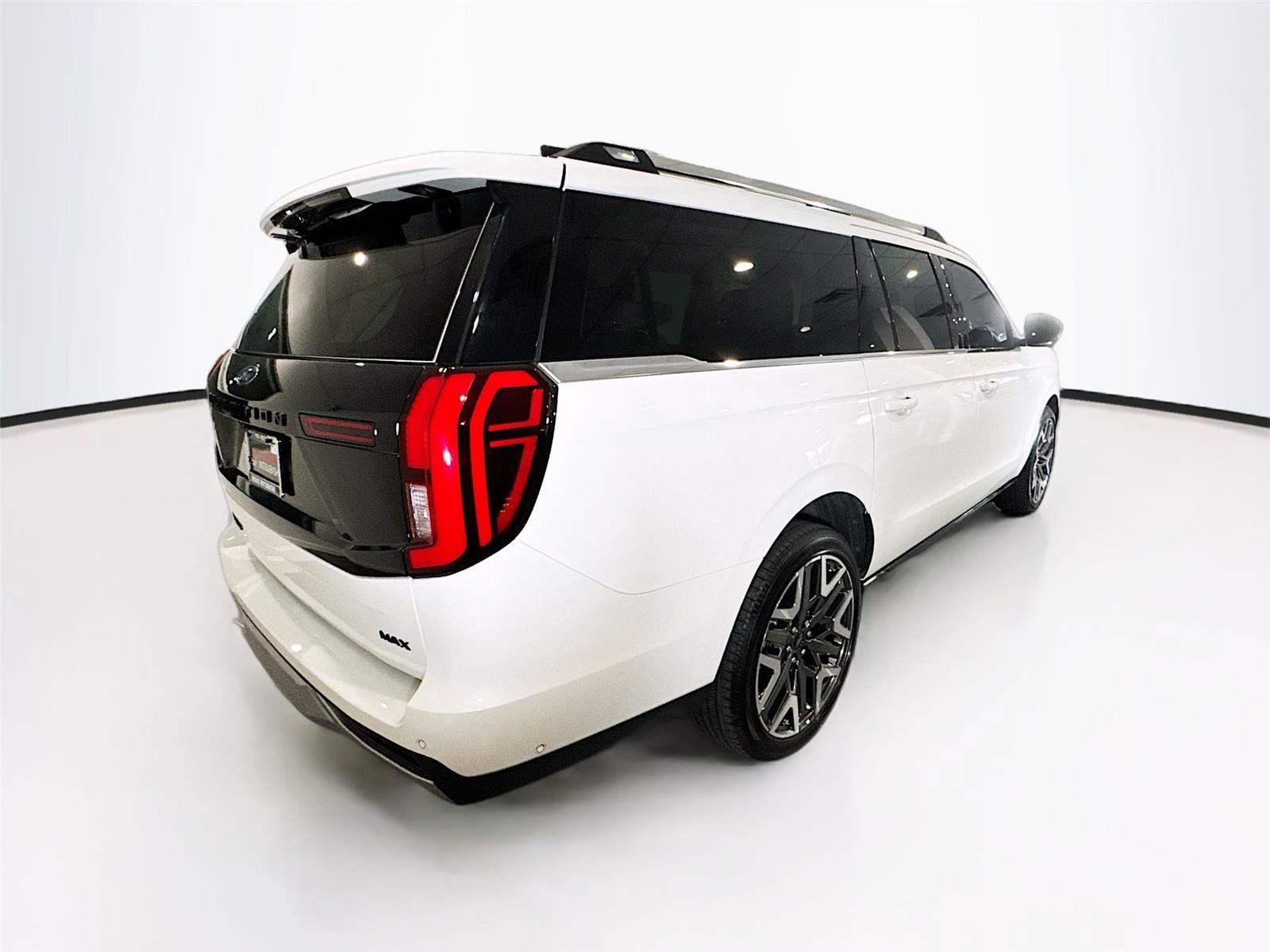Used 2025 Ford Expedition Max Platinum w/ Platinum Ultimate Package AWD/4WD image 39
