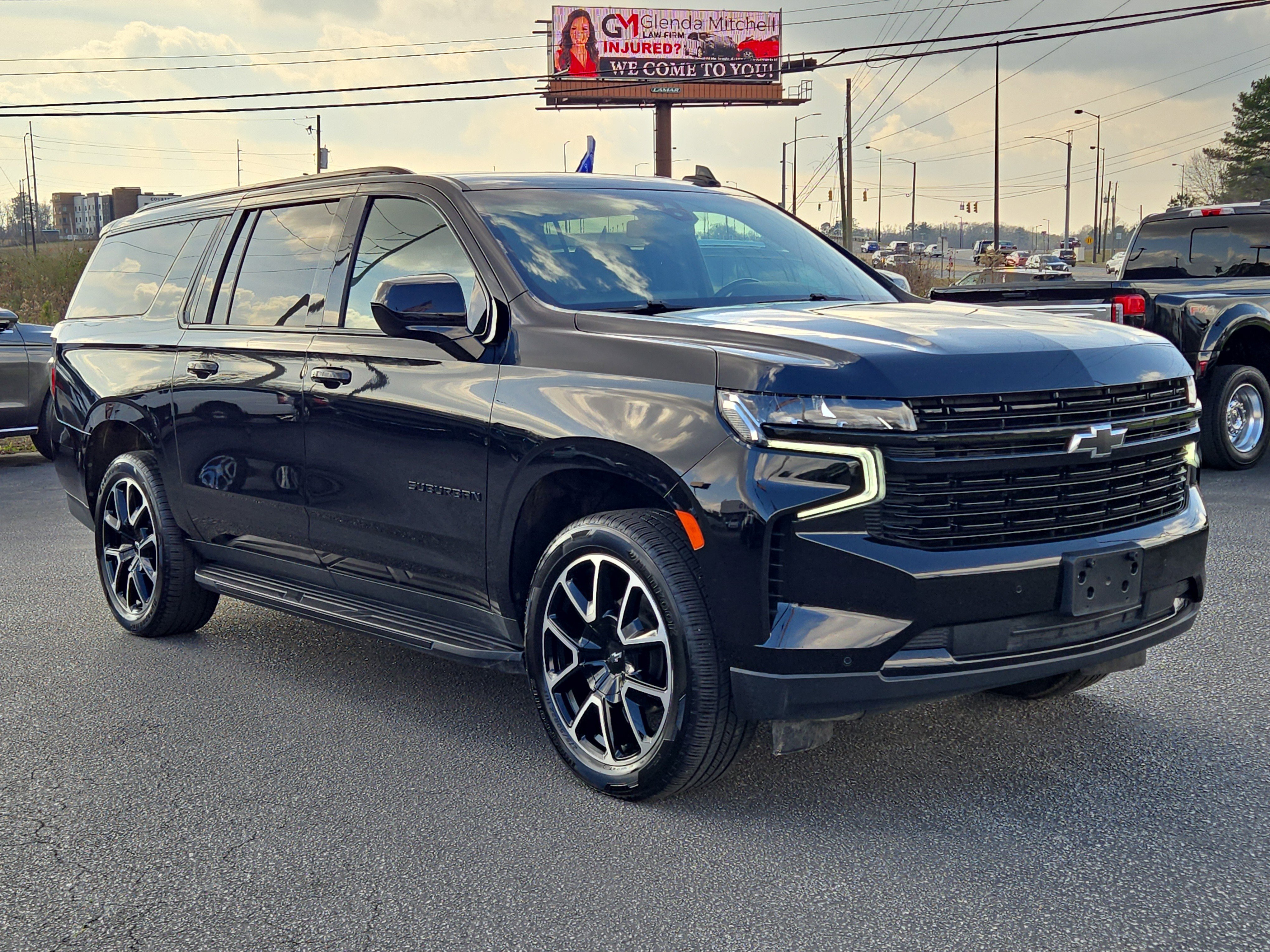 Used 2024 Chevrolet Suburban RST image 4