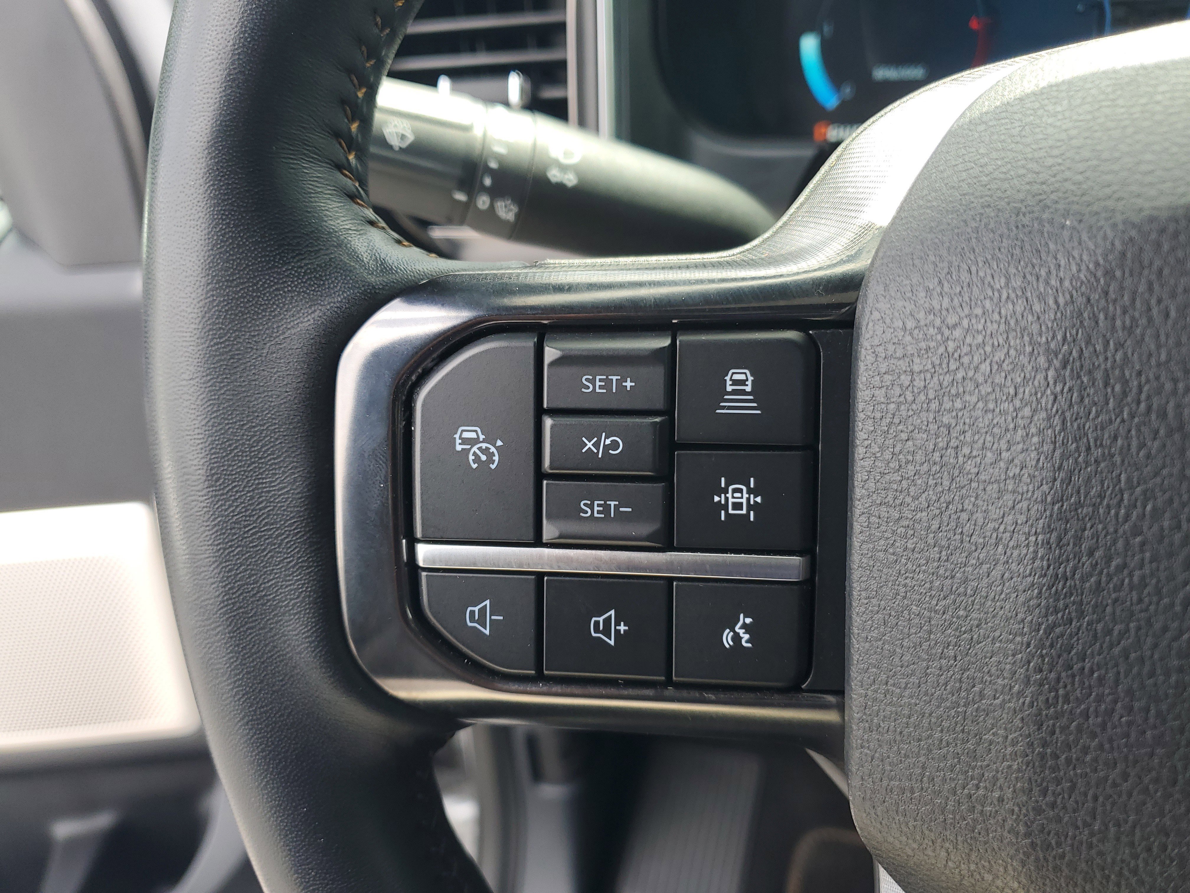 Used 2023 Ford F250 Platinum AWD/4WD image 31