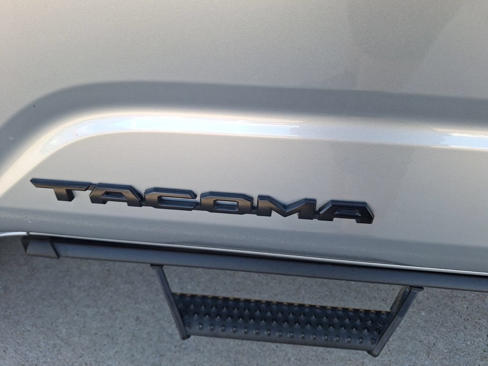 Used 2024 Toyota Tacoma TRD Sport AWD/4WD image 14