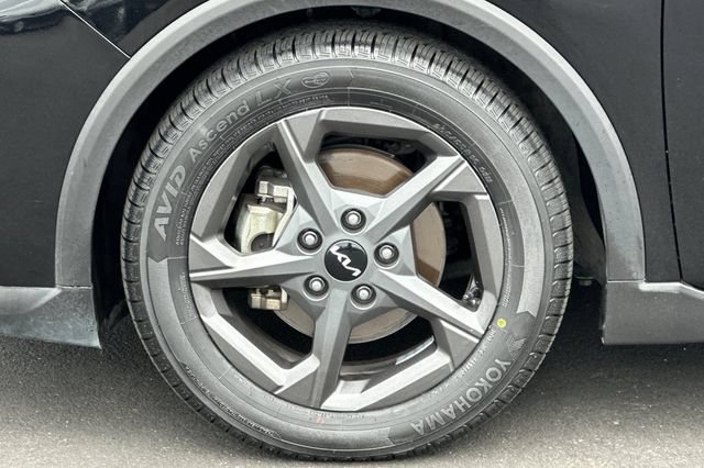 Used 2025 Kia K4 FWD image 28