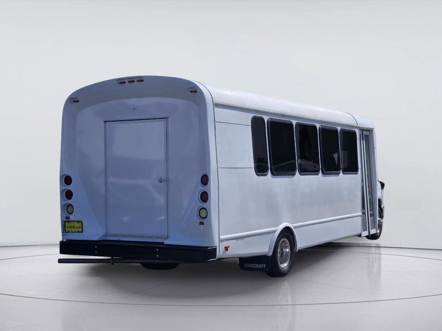 Used 2015 Ford E-450 and Econoline 450 Super Duty w/ Shuttle Bus Prep Package RWD image 8