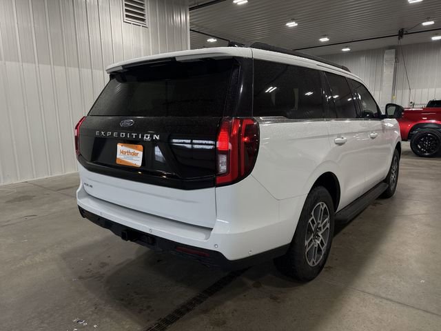 Used 2025 Ford Expedition Active AWD/4WD image 8