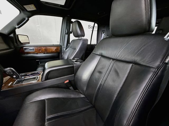 Used 2016 Lincoln Navigator Select AWD/4WD image 21