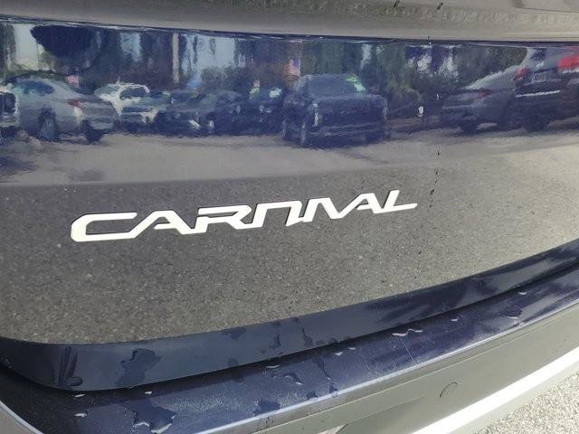 Used 2024 Kia Carnival LX image 10