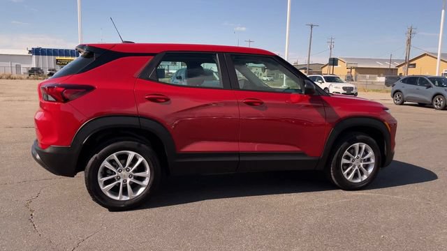 Used 2026 Chevrolet TrailBlazer LS AWD/4WD image 2