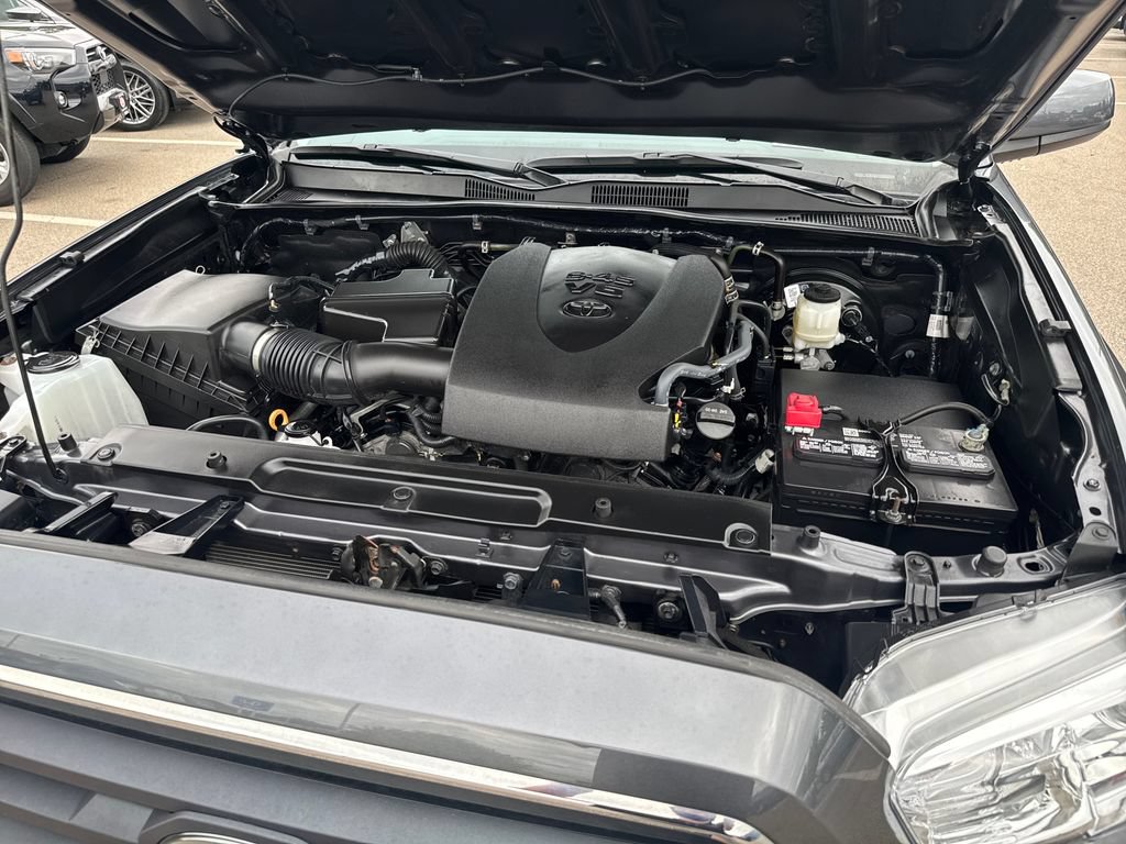 Used 2023 Toyota Tacoma SR5 AWD/4WD image 45