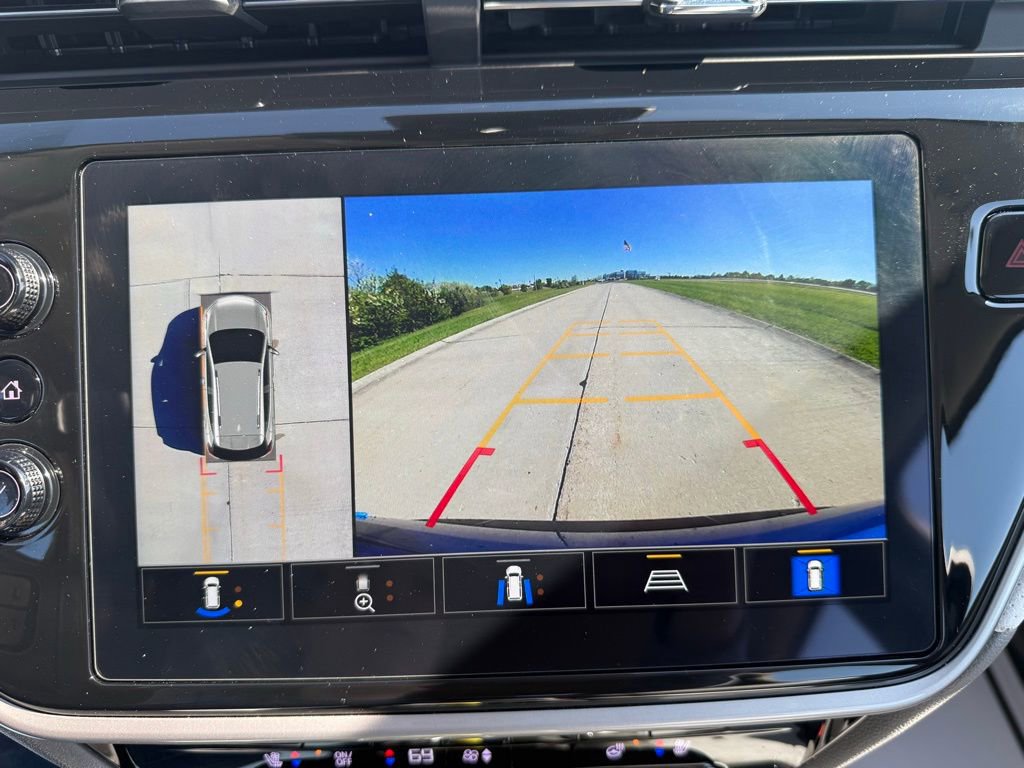 Used 2023 Chevrolet Bolt EUV Premier w/ Sun & Sound Package image 42