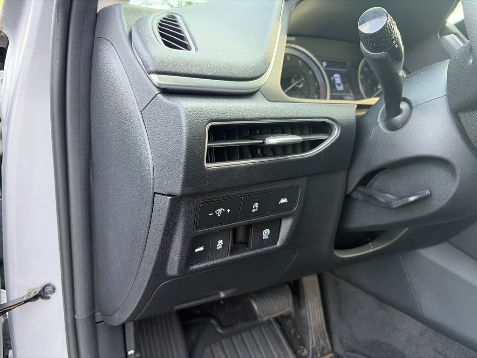 Used 2023 Hyundai Sonata SE FWD image 12