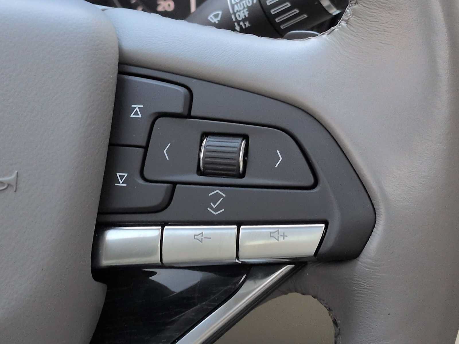 Used 2024 Cadillac XT6 Premium Luxury w/ Technology Package AWD/4WD image 27