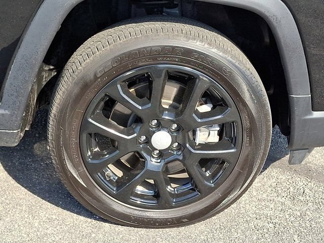 Certified 2024 Jeep Compass Latitude AWD/4WD image 11