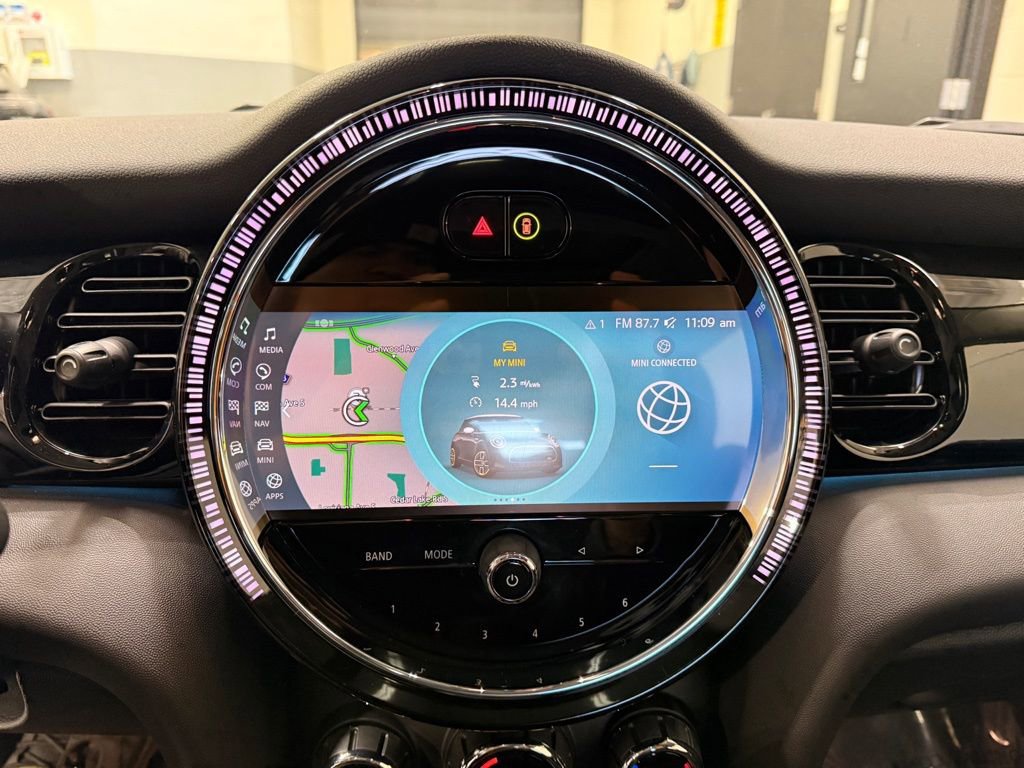 Certified 2024 MINI Cooper SE image 16