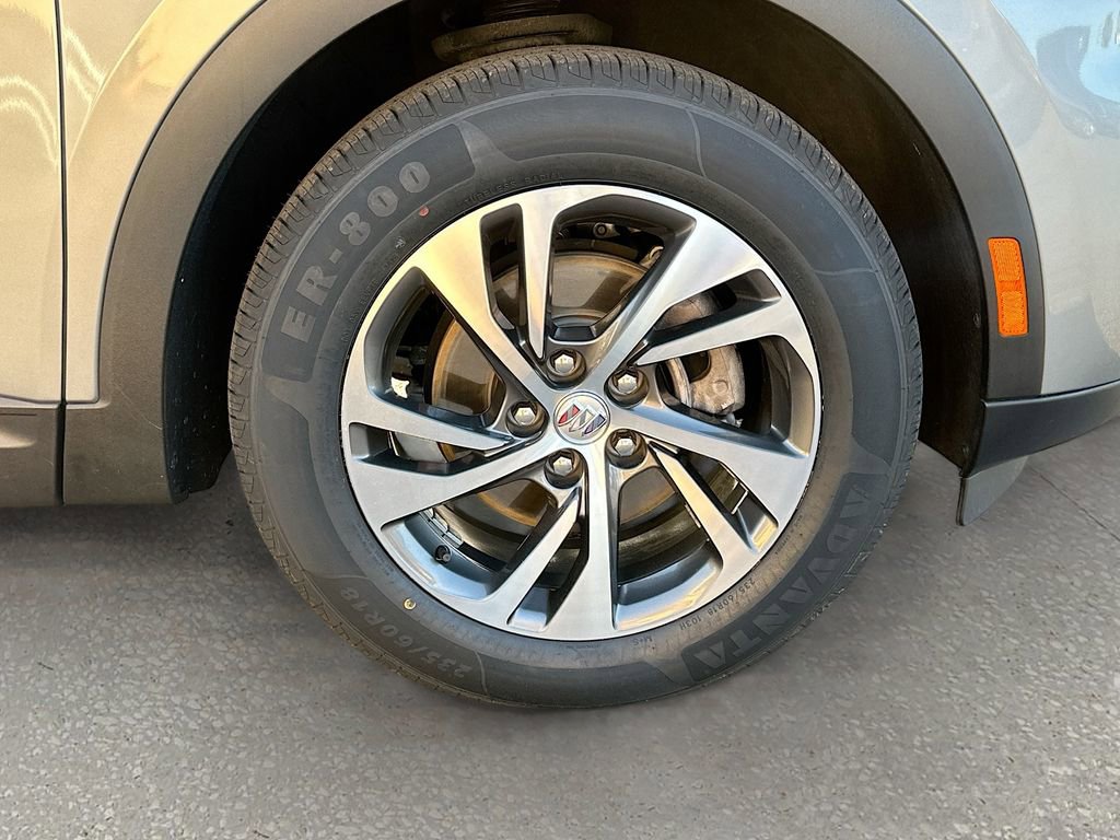 Used 2023 Buick Envision Essence image 29