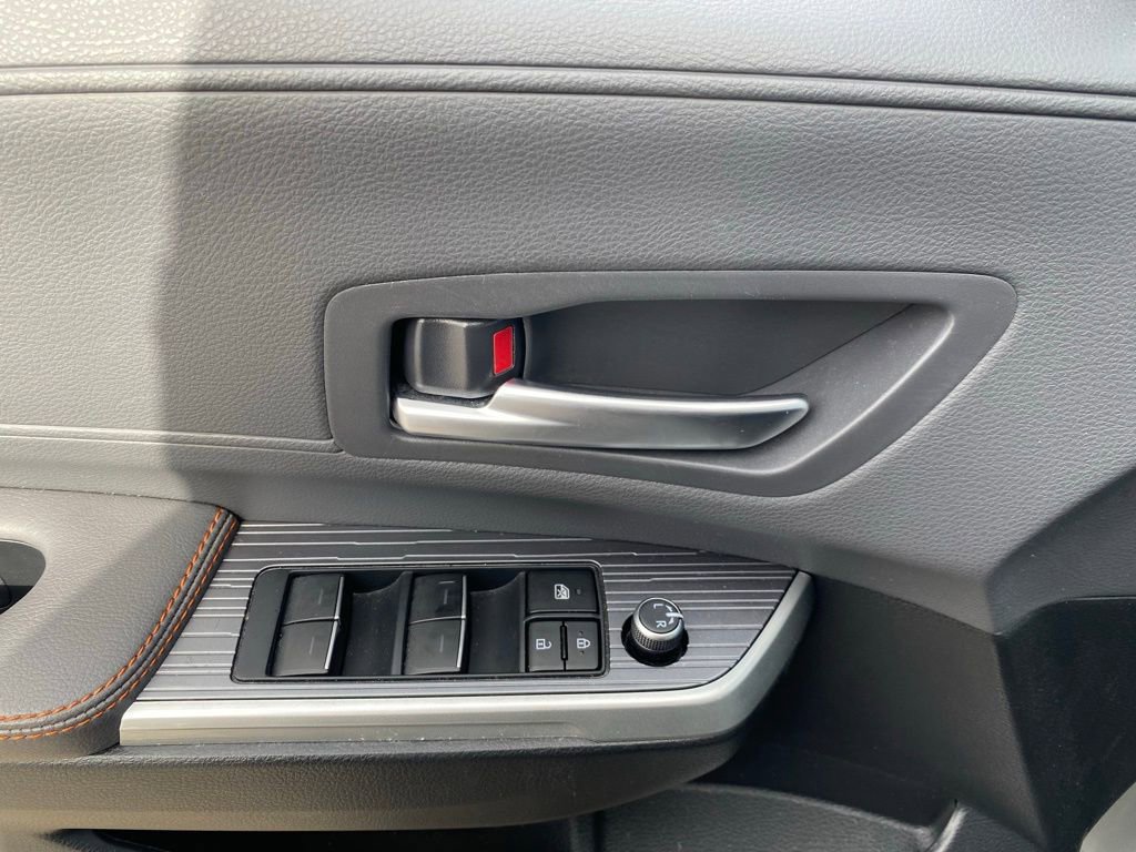 Used 2024 Toyota Sienna XSE image 22