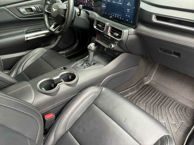 Used 2025 Ford Mustang GT Premium RWD image 19