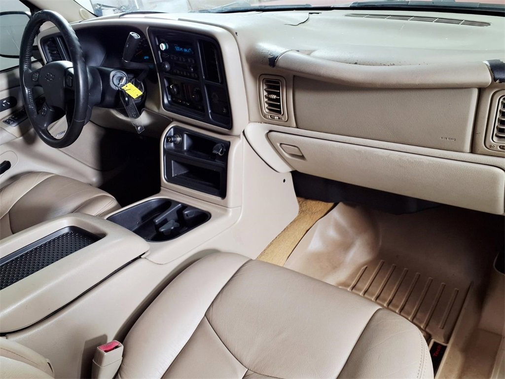 Used 2004 Chevrolet Suburban LS w/ Preferred Equipment Group image 13