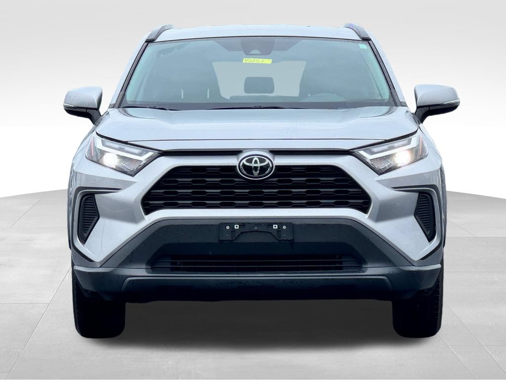 Used 2023 Toyota RAV4 XLE AWD/4WD image 2